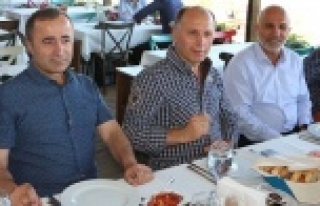 Yöneticiler dostluk yemeğinde buluştu
