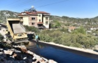 Yücel'den Güzelbağ'a 8 km asfalt