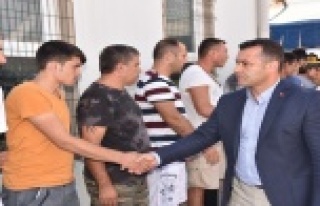 Yücel partililer ve halkla bayramlaştı