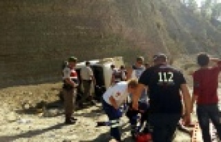 20 metre yüksekten düşen araçtan sağ çıktılar