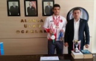 Alanyamızı ve Ülkemizi  gururlandırdı