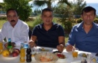 Kadro kutlama yemeğine katıldı