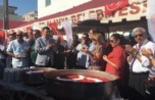 MHP'den aşure ikramı