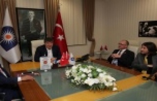 Nürnbergli gazetecilerden örnek dayanışma