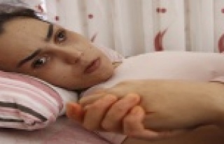 O ameliyatı olan genç kız 6 yıldır yatakta