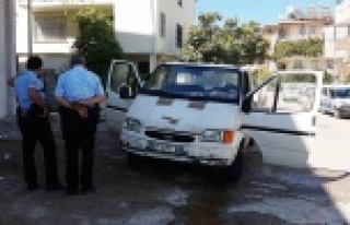 Park halindeki kamyonette yangın