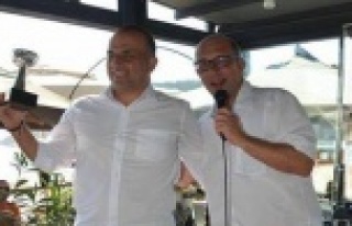 Yılın kuyumcusu ödülü Simge'nin