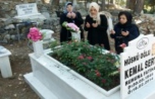 AKP'li kadınlardan anlamlı ziyaret