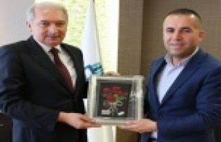 Alanyalı başkana ipekli teşekkür