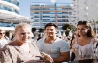 Finli ünlülerden canlı tanıtım desteği