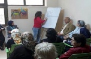 Hasta ve hasta yakınlarına aile eğitimi