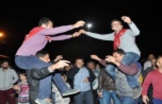 Kınalı kuzular güle oynaya gittiler