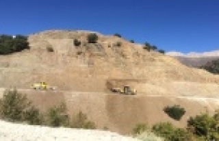 Kumluca Dereköy yolu asfalta hazırlanıyor