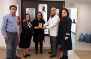 Satranç  ailesinden teşekkür plaketi