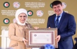 Türel ödülü Emine Erdoğan’dan aldı