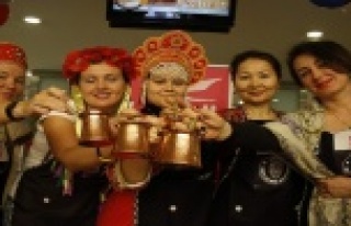 Yabancı gelinler Türk kahvesi yapmak için yarıştı