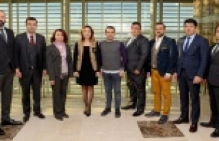 Antalya'da iş dünyasından TL desteği