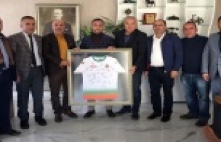 Aydoğan ve Topçu’ya imzalı forma