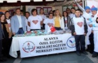 'Engelli olmak kusur değil'