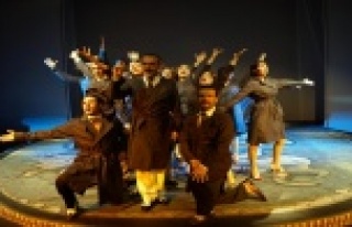 Huzurevi sakinlerinin  tiyatro keyfi