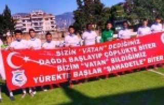 Kestelspor'dan anlamlı pankart