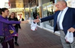 Şahin kandil simidi ikram etti