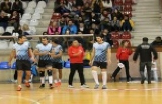 Voleybolcular sevindirdi
