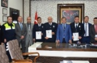 3 polis memuru 'Ayın Polisi' seçildi