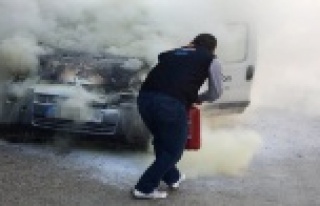 Alanya'da otomobiller ateşe verildi