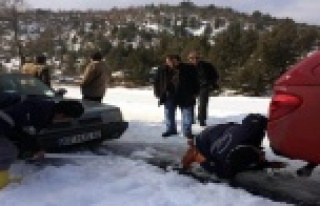 Büyükşehir karla yoğun mücadele ediyor