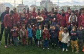 Miniklerden antrenman ziyareti