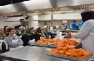 Alanya Belediyesi yöresel yemek kursuna yoğun ilgi