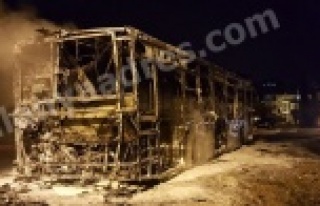 Alanya'da halk otobüsü cayır cayır yandı