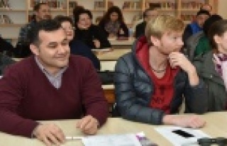 Alanya’daki yerleşik yabancılar Türkçe öğreniyor