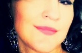 Cani koca eşi ve çocuğunun cenazesi başında beklemiş