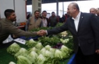 Çavuşoğlu pazar esanafı ile buluştu
