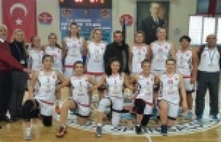 Kızlar potada yüzümüzü güldürdü