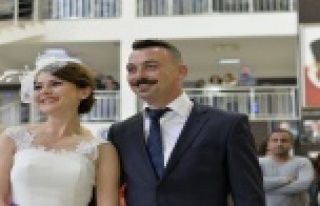 Sevgililer Gününde 15 dakikada bir nikah