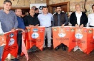 Turuncu bayrak sahiplerini bekliyor