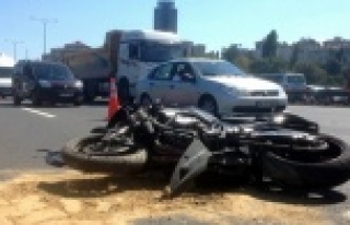 Alanya'da motosikletle otomobil çarpıştı:...