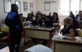 Alanya polisinden suçtan korunma semineri