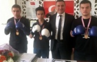 Alanya'ya 3 altın madalya birden