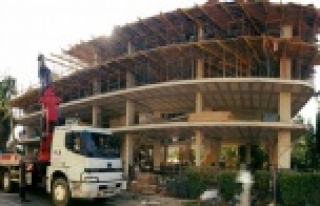 Alanyalı firma Antalya'yı inşa ediyor