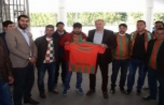 Alanyaspor taraftarını İstanbul'da misafir...