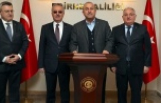 Çavuşoğlu'ndan turizm için kritik Hollanda...