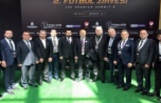 Çavuşoğlu ve yönetimi futbol zirvesinde