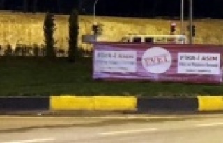 'Evet' afişlerini kaldırttılar