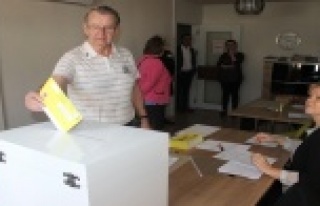 Finlandiyalılar Alanya'da sandık başına gitti