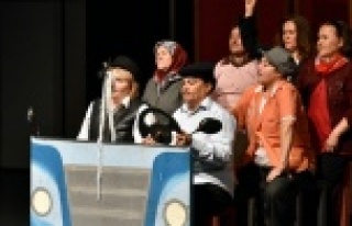 Kadınlar sahneye çıktı