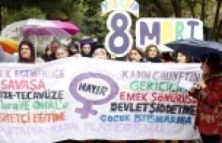 Kadınların yürüyüşüne izin verilmedi